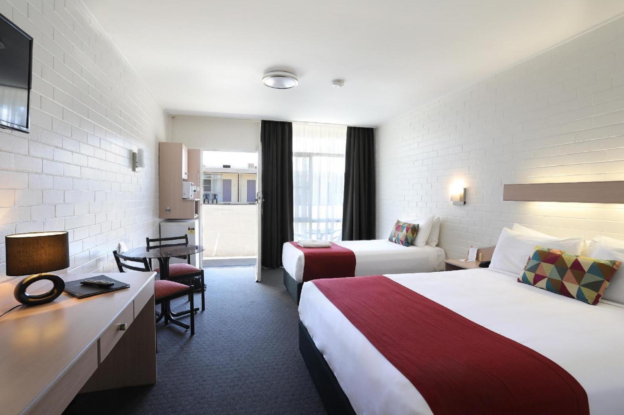 Econo Lodge Gateway Тамуорт Экстерьер фото