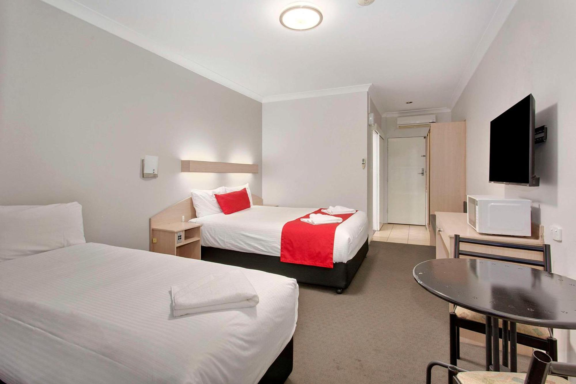 Econo Lodge Gateway Тамуорт Экстерьер фото