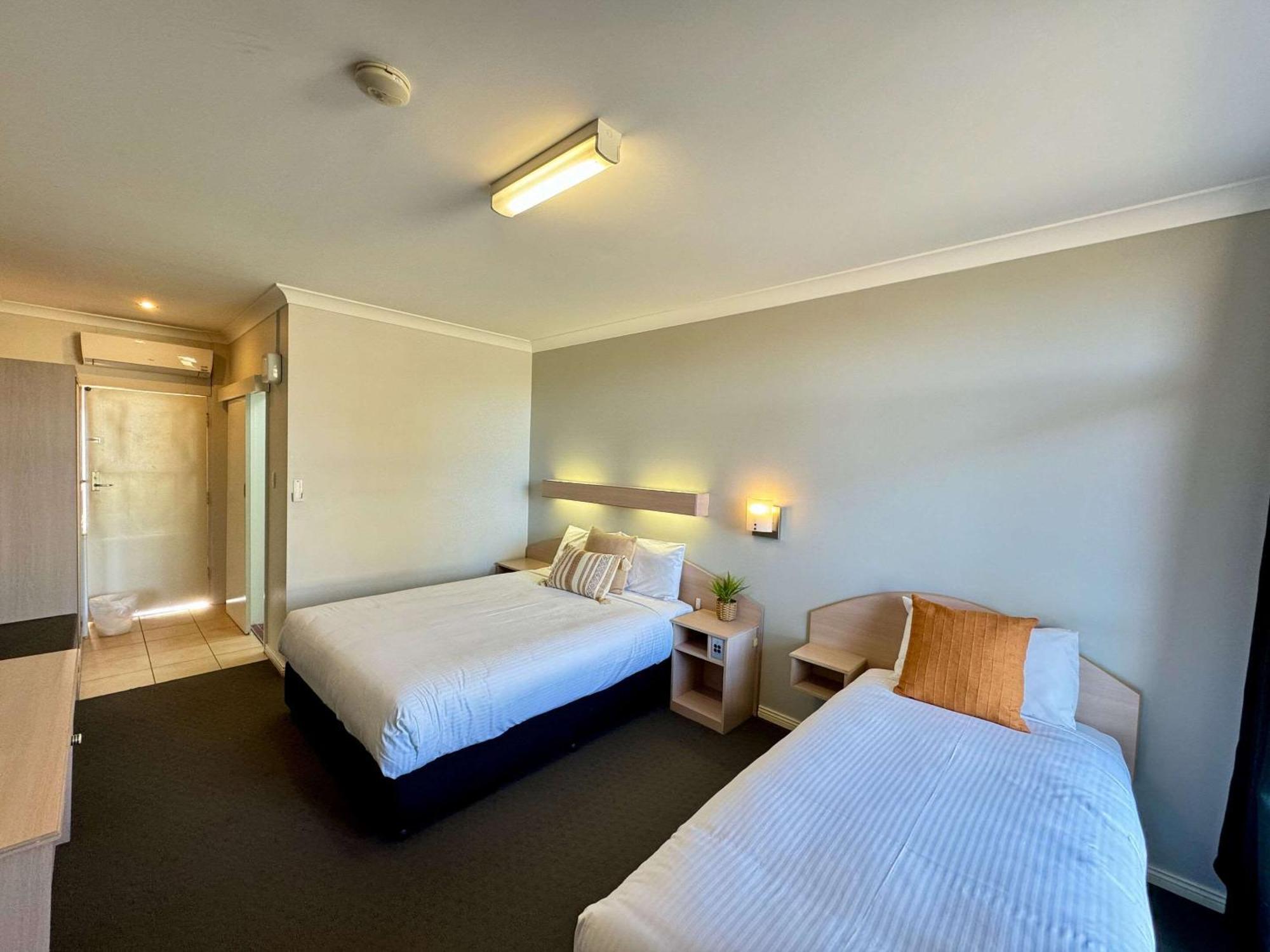Econo Lodge Gateway Тамуорт Экстерьер фото